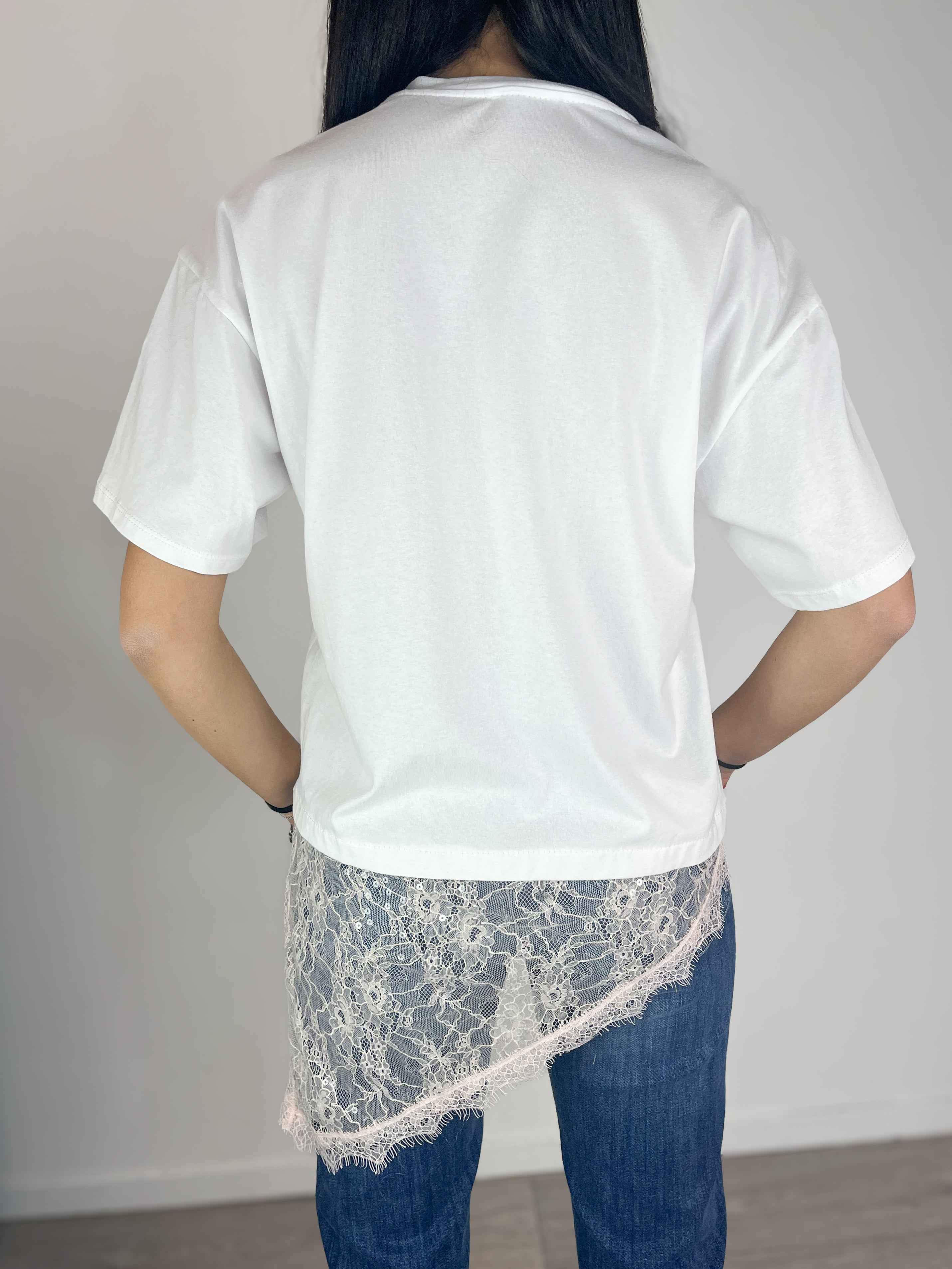 Kikisix - T-shirt con pizzo asimmetrico - Rosa - Image 3