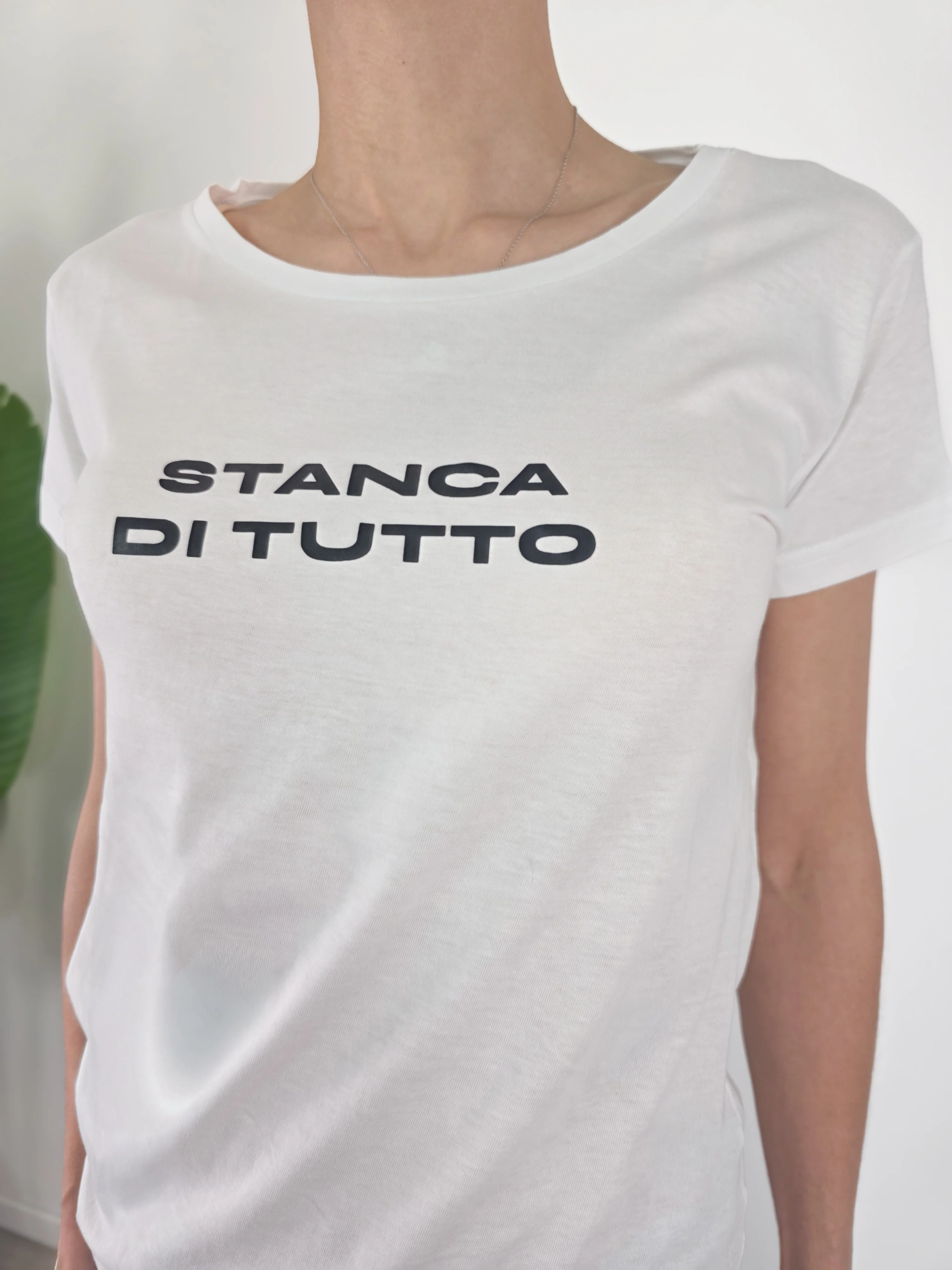Kikisix - T-shirt Stanca di Tutto - Bianco e Nero - Image 2