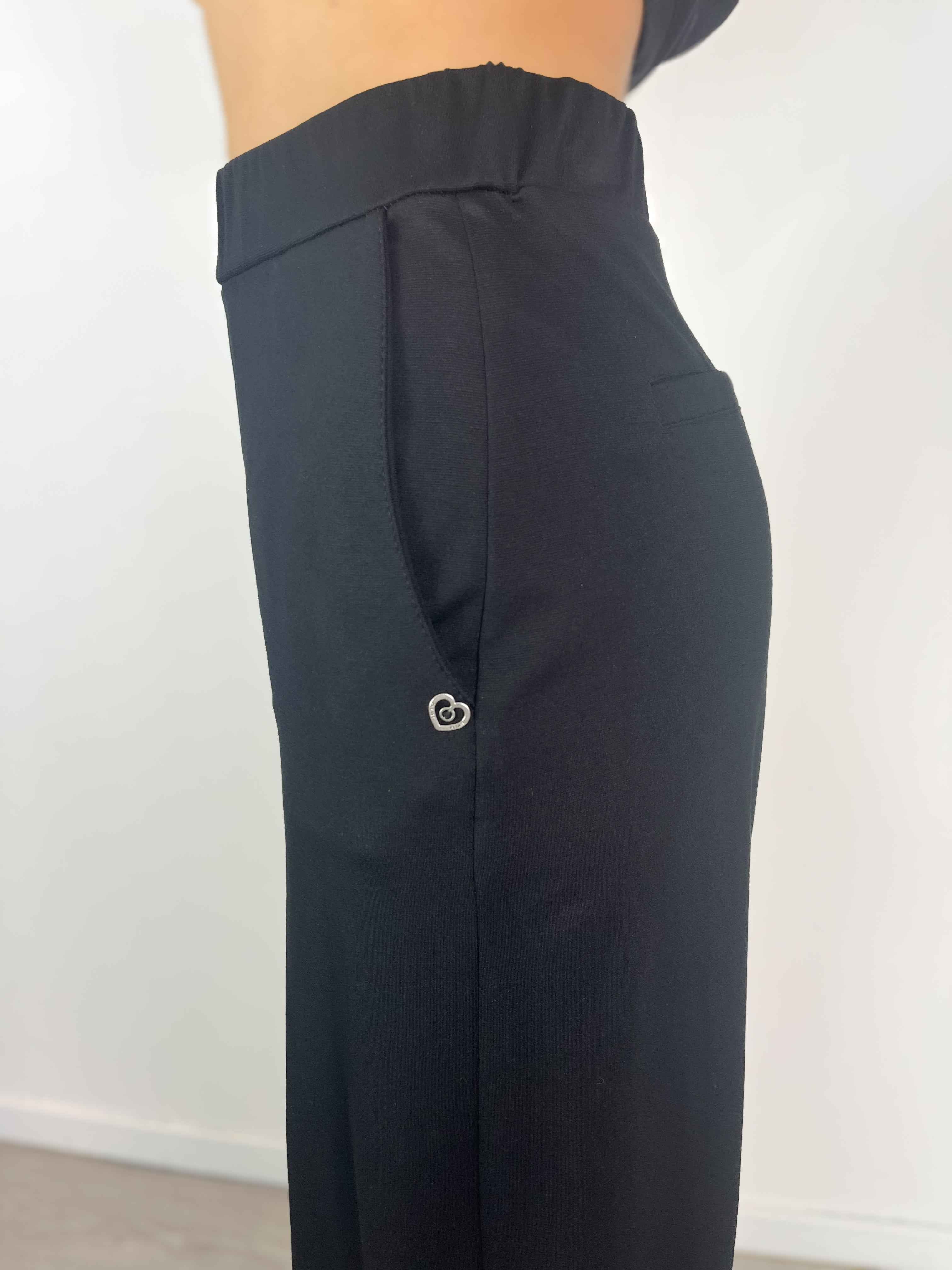 Please - Pantalone baggy in viscosa con elastico - Nero - Image 4