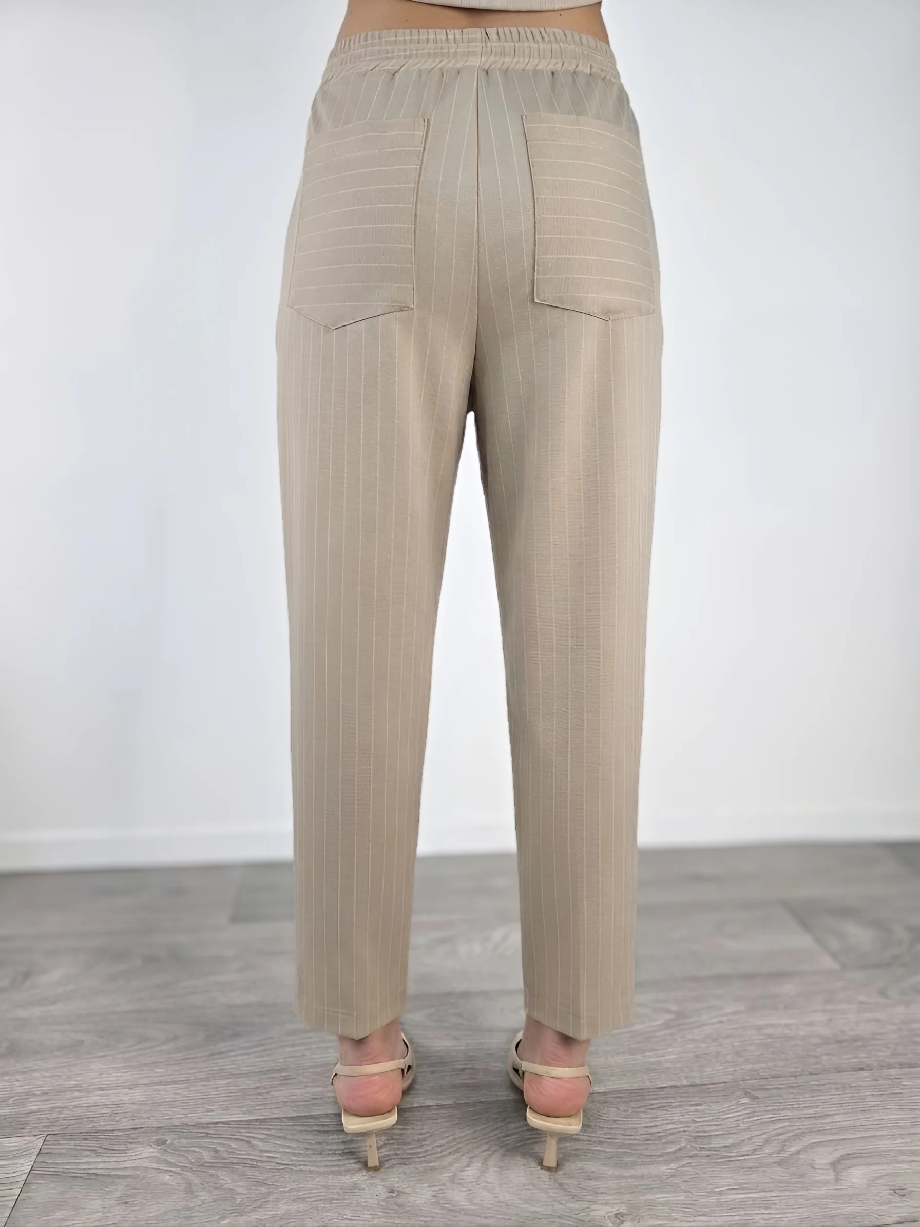 Please - Pantalone gessato con elastico - Beige - Image 2