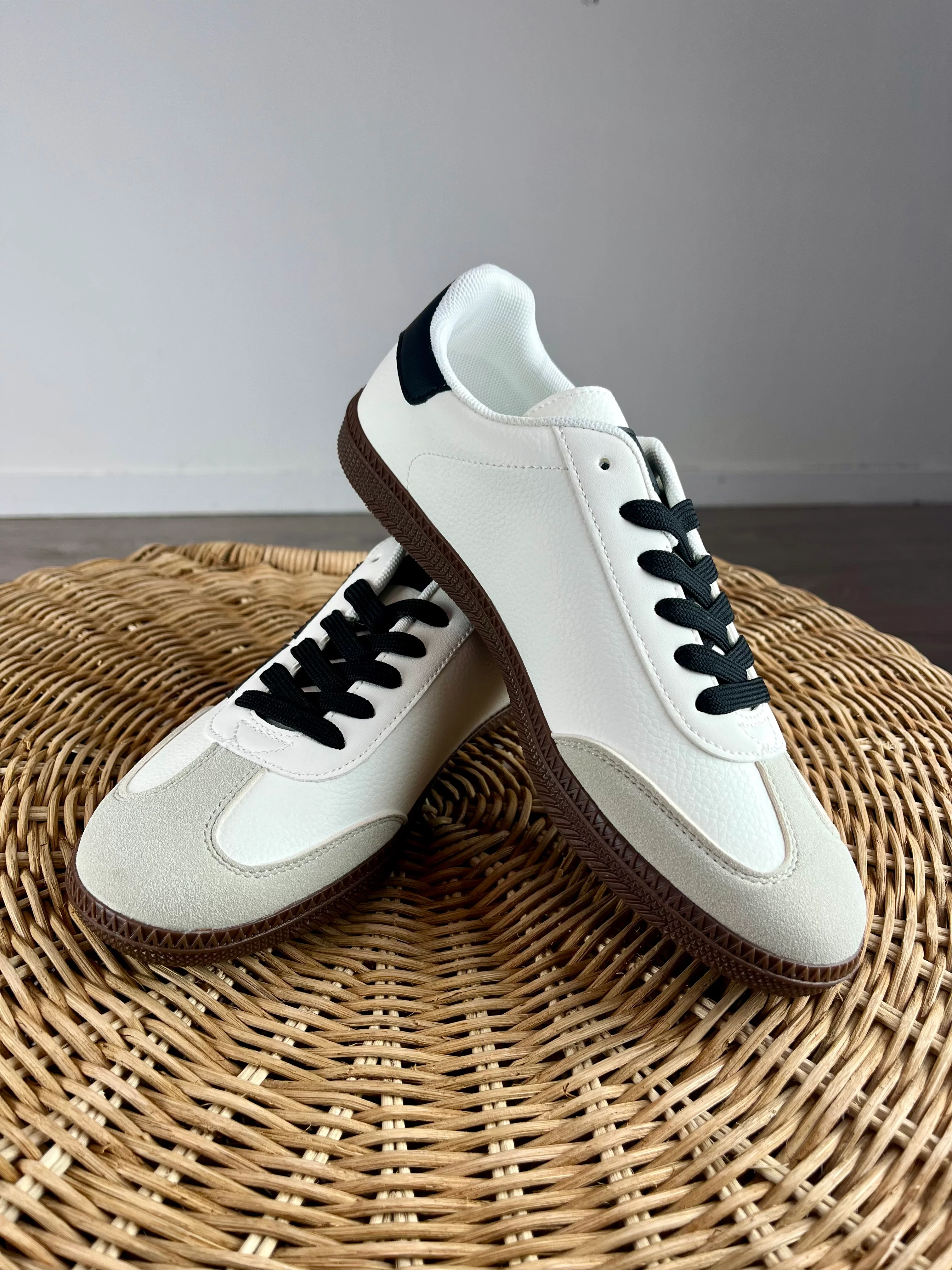 Sneakers da tempo libero - Bianco e Nero - Image 3